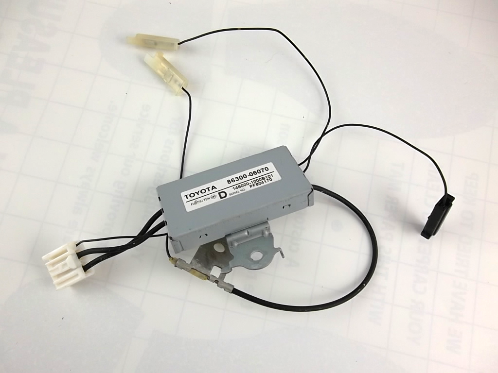 2007 2008 Toyota Camry Antenna Amplifier 86300-06070