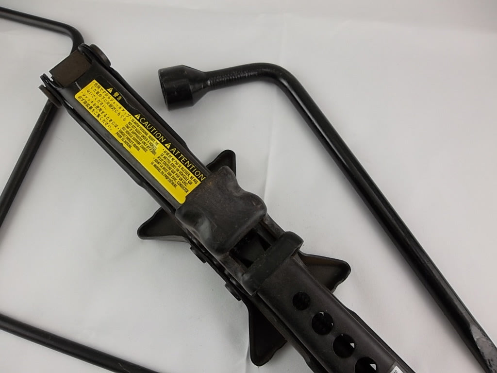 Tire Jack Assembly 09111-AA010 Toyota Camry Solara Venza
