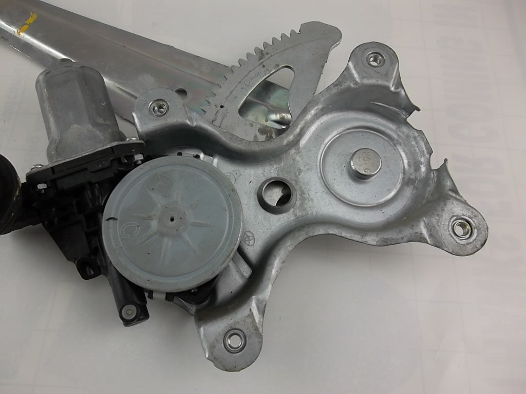 2007-2011 Toyota Camry Rear Window Regulator Driver 69804-06110