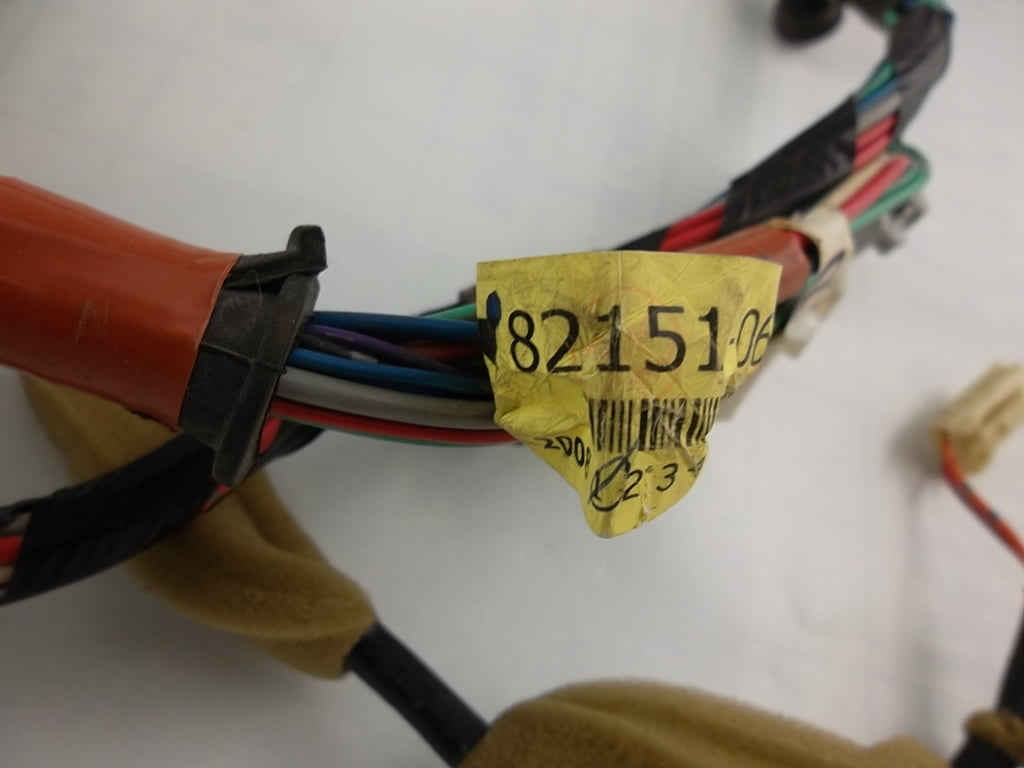 2007-2010 Toyota Camry Front Door Wire Harness Passenger 82151-06600