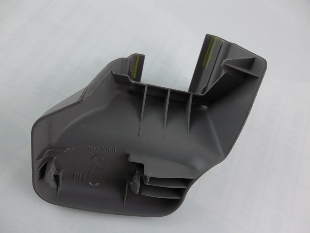 2004-2010 Toyota Sienna Front Seat Track End Cover Passenger 72137-AE040