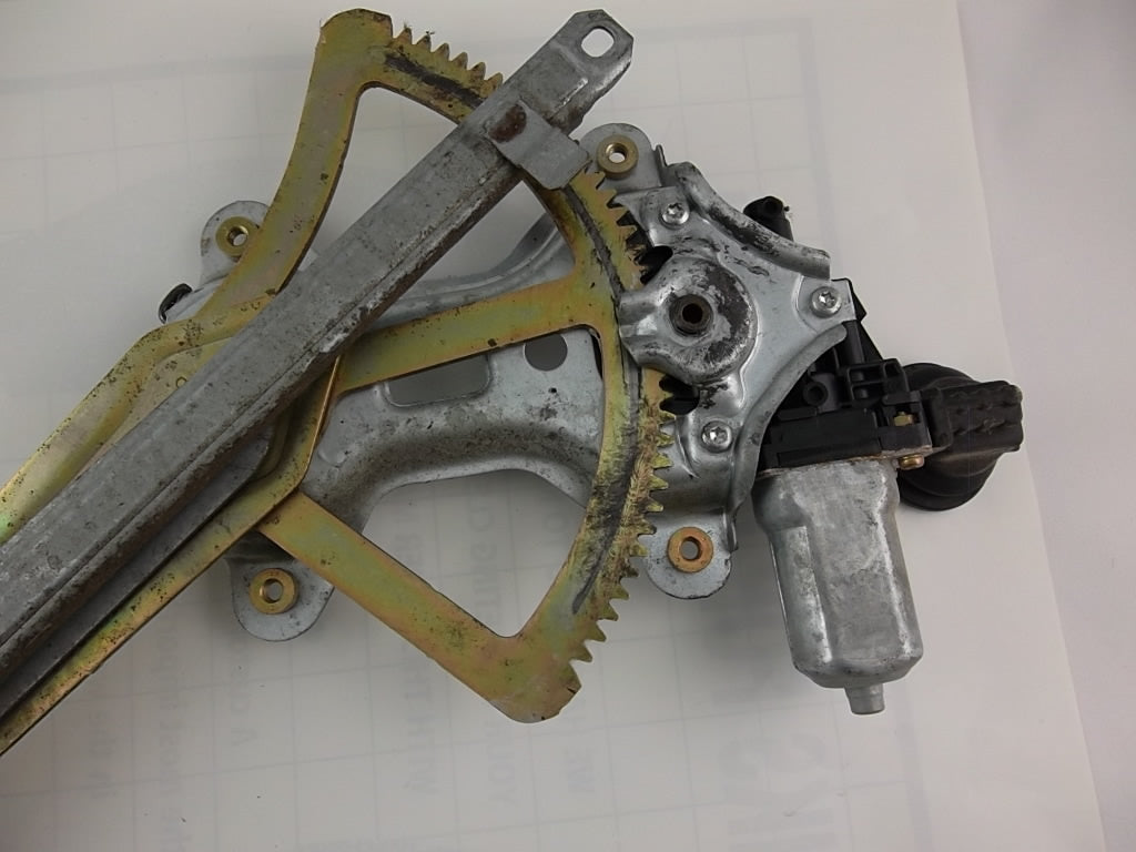 2004-2010 Toyota Sienna Front Window Regulator Driver 69802-AE010