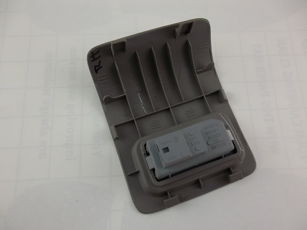 2004-2006  Toyota Sienna Courtesy Light Dome Passenger 62538-AE020