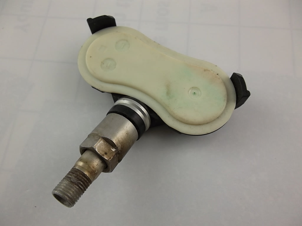 2004-2006  Toyota Sienna Genuine OEM Valve Stem TPMS Sensor 42607-0C030