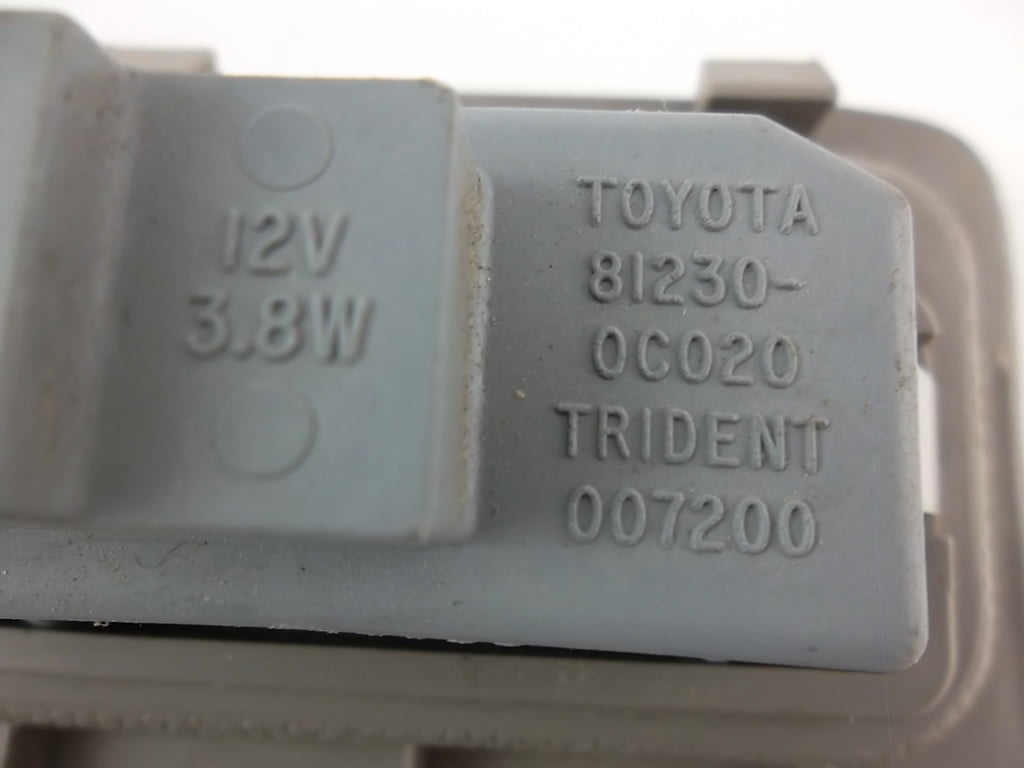 2004-2006  Toyota Sienna Courtesy Light Dome Driver 62539-AE020