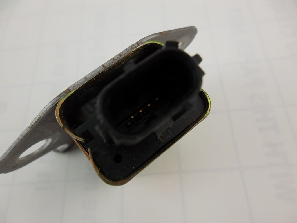 2004-2006  Toyota Sienna Impact Sensor 89833-08010