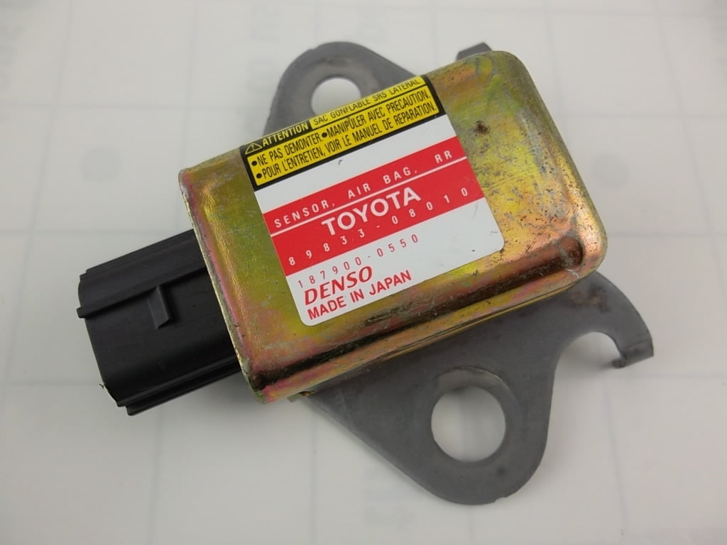 2004-2006  Toyota Sienna Impact Sensor 89833-08010