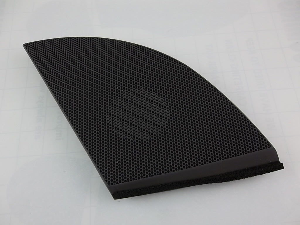 2004-2006  Toyota Sienna Dash Speaker Cover Passenger 55473-AE010