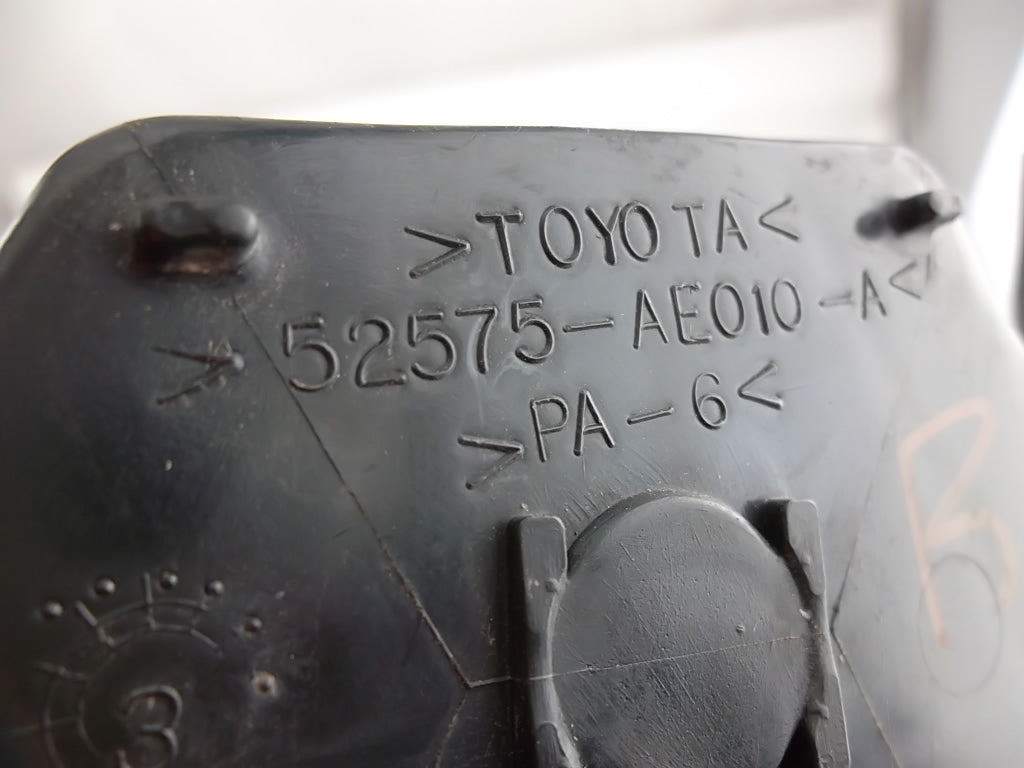 2004-2010 Toyota Sienna Bumper Side Retainer Passenger 52575-AE010