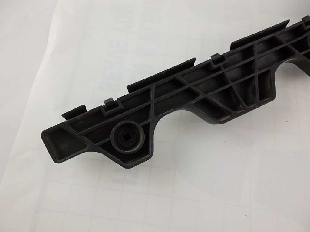2004-2010 Toyota Sienna Bumper Side Retainer Passenger 52575-AE010