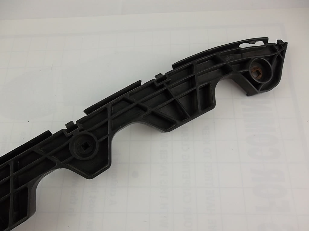 2004-2010 Toyota Sienna Bumper Side Retainer Passenger 52575-AE010