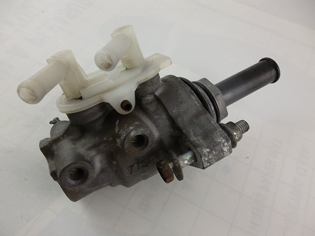 2004-2010 Toyota Sienna Brake Master Cylinder 47207-08020
