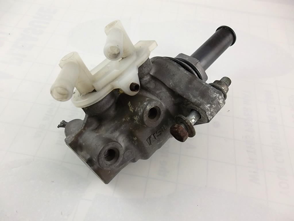 2004-2010 Toyota Sienna Brake Master Cylinder 47207-08020
