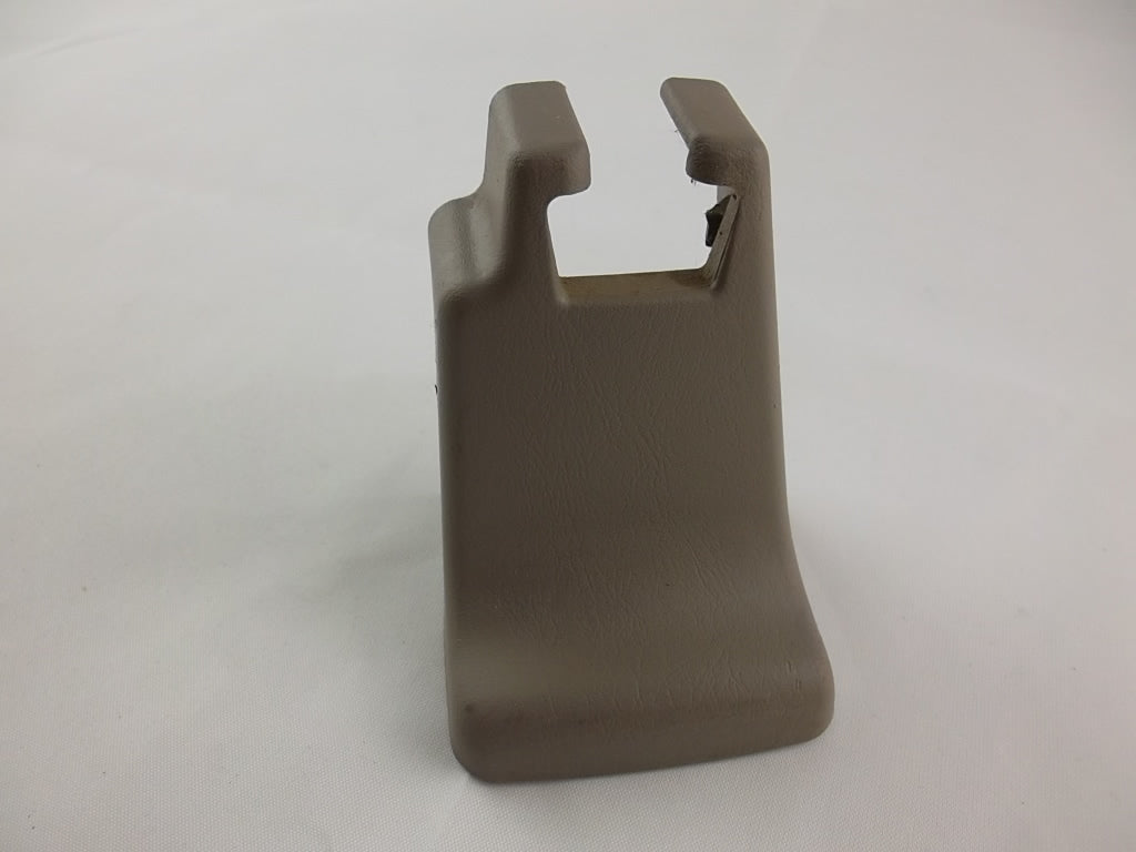 2004 Toyota Sienna 2010 Seat Track End Cover Passenger 72158-AE010