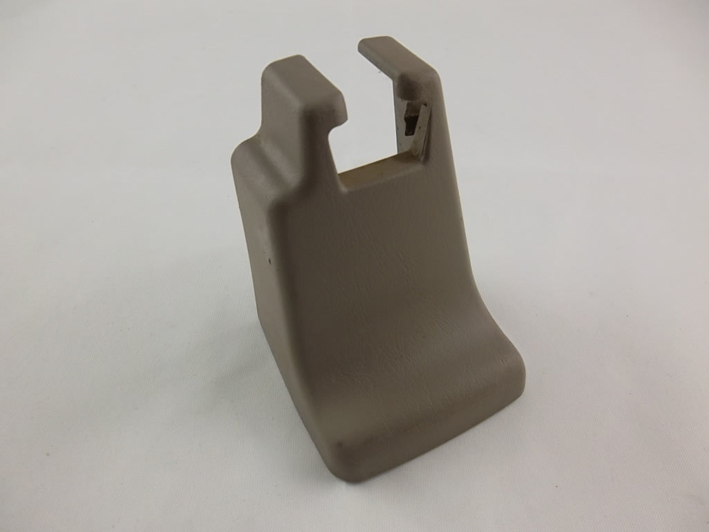 2004 Toyota Sienna 2010 Seat Track End Cover Passenger 72158-AE010