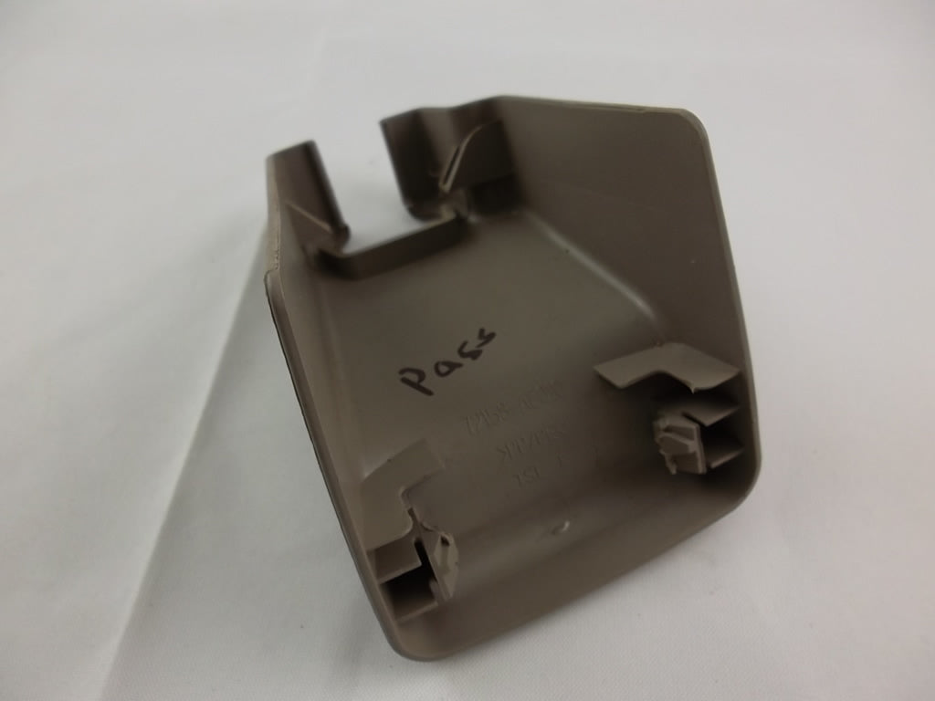 2004 Toyota Sienna 2010 Seat Track End Cover Passenger 72158-AE010
