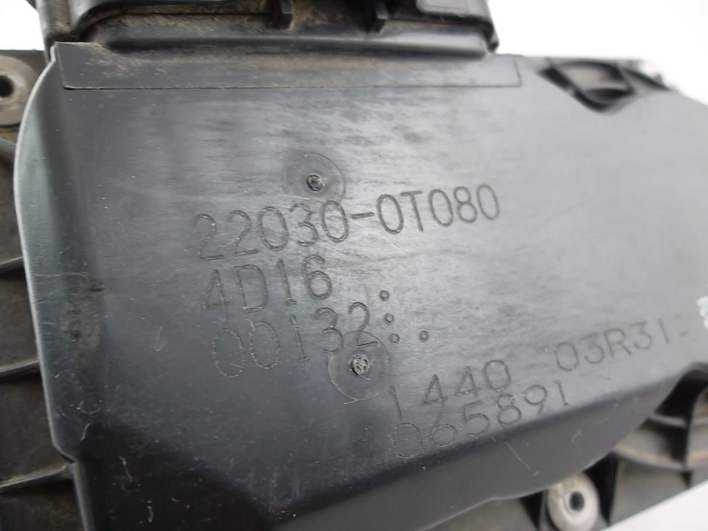 Toyota Corolla Matrix Throttle Body 22030-0T080