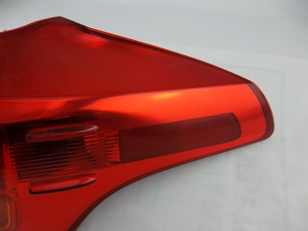 2013-2015 Toyota RAV4 Tail light lamp Passenger 81550-0R030