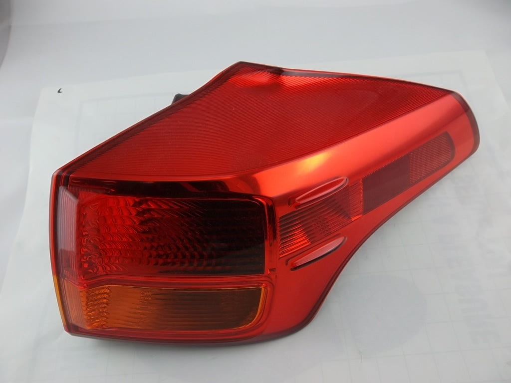 2013-2015 Toyota RAV4 Tail light lamp Passenger 81550-0R030