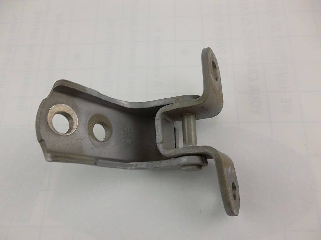 Toyota Front Door Hinge Set Passenger 68710-02020