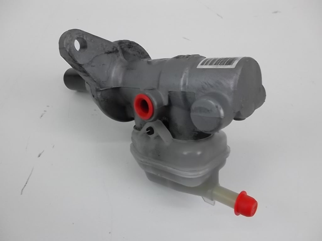 Toyota Master Cylinder 47201-48202