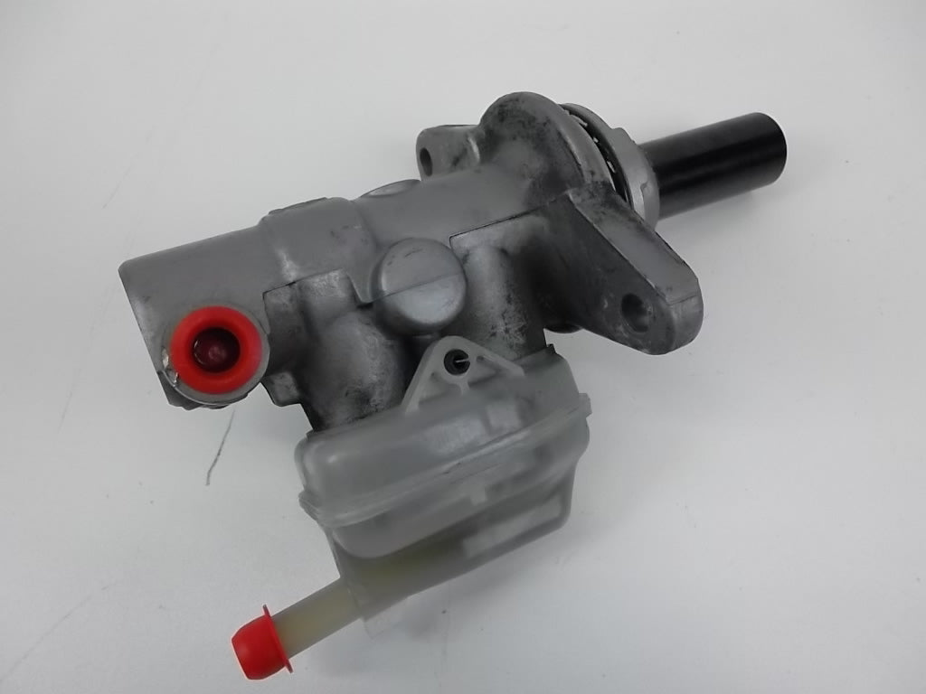 Toyota Master Cylinder 47201-48202