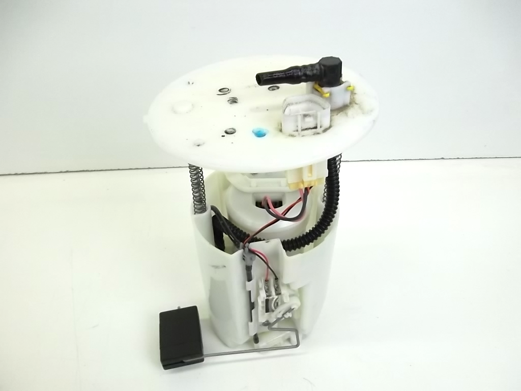 2011-2016 Toyota Sienna Fuel Pump Assembly 77020-08050