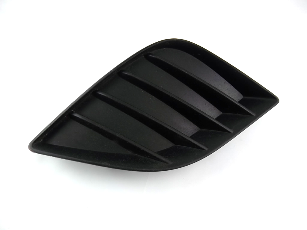2014-2019 Toyota Corolla Fog Lamp Light Cover Passenger 81482-02330