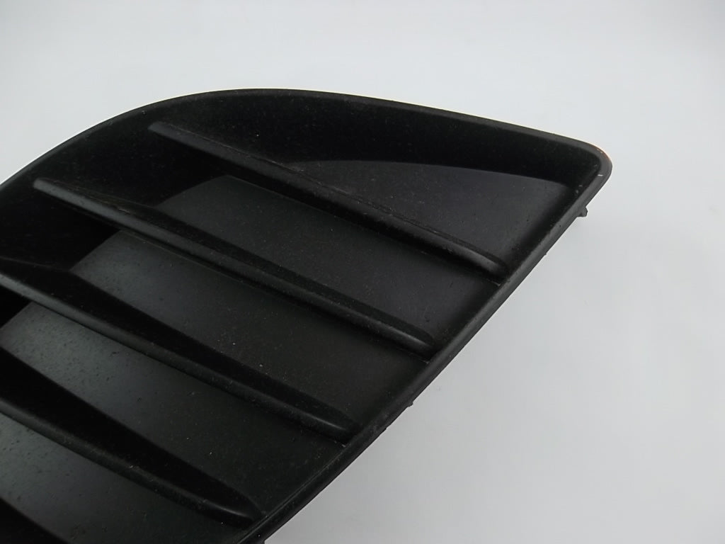 2014-2019 Toyota Corolla Fog Lamp Light Cover Passenger 81482-02330