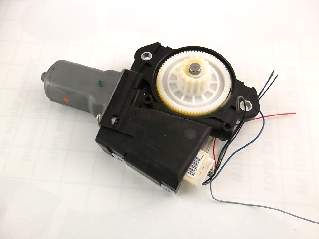 Sunroof Sliding Roof Motor 63260-0R030 Toyota RAV4 2013-2018