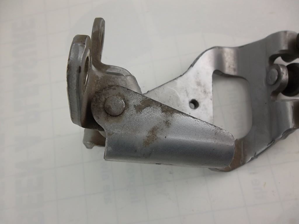 2011-2019 Toyota Sienna Slide Door Center Hinge Passenger 68380-08040