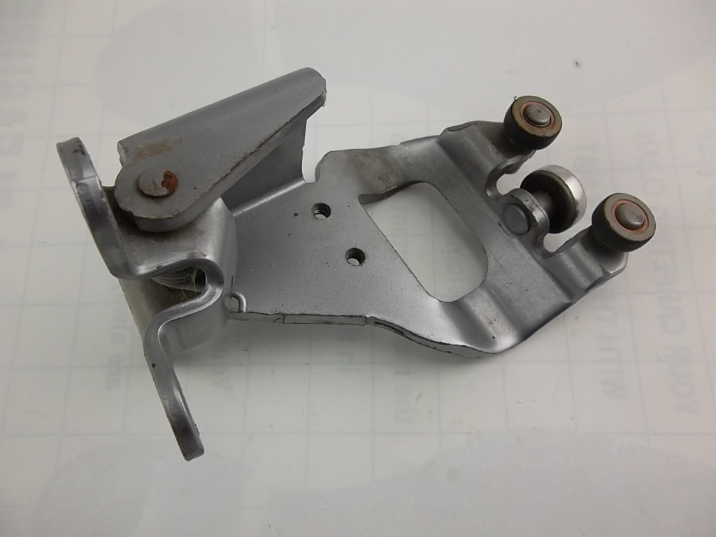 2011-2019 Toyota Sienna Slide Door Center Hinge Driver 68390-08040