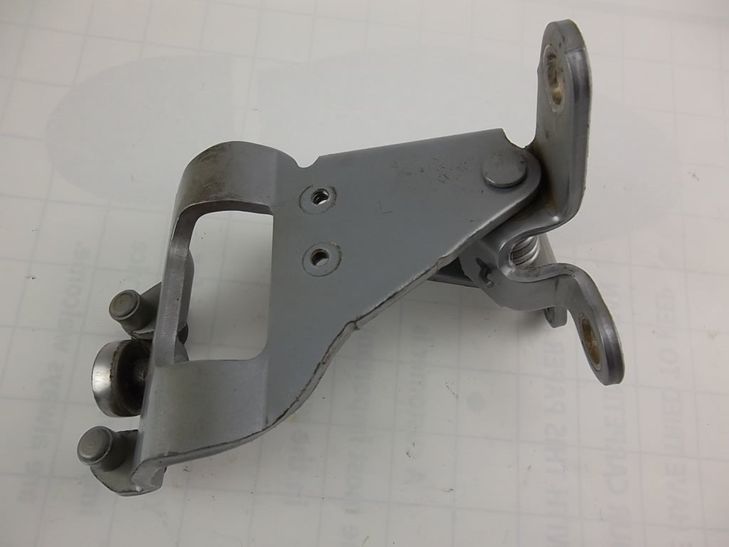 2011-2019 Toyota Sienna Slide Door Center Hinge Driver 68390-08040