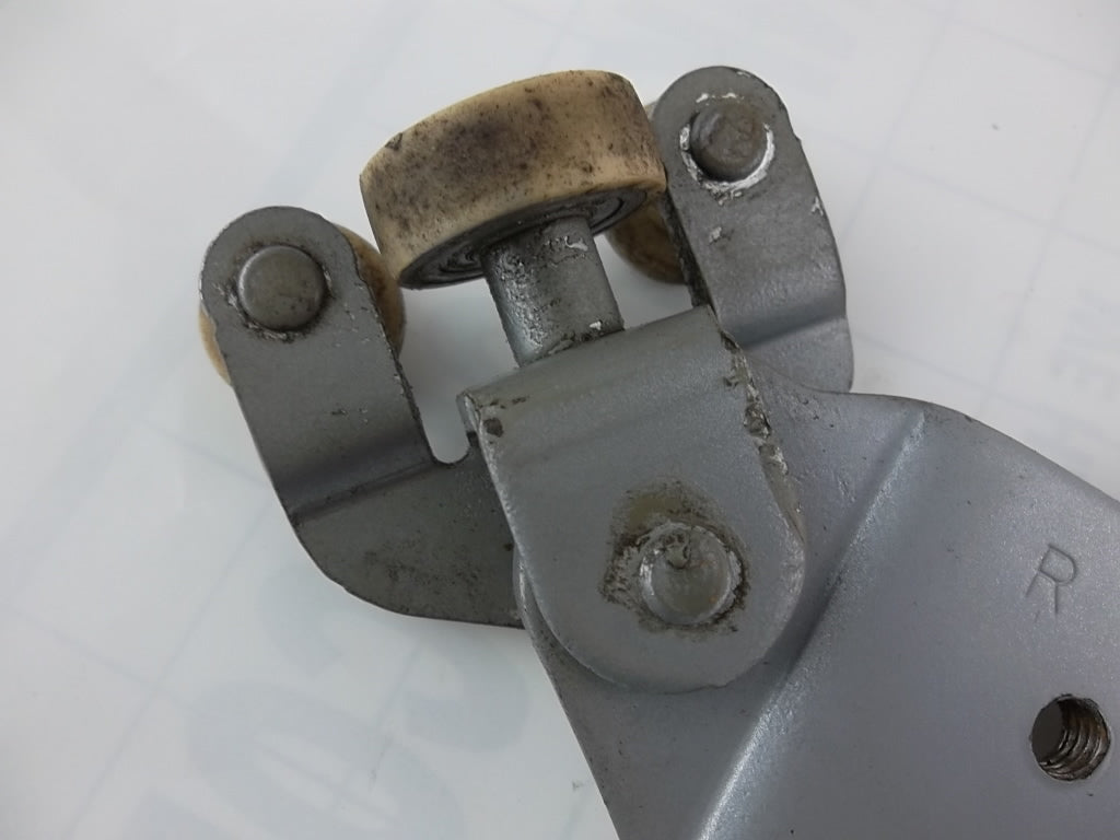 2011-2020 Toyota Sienna Slide Door Roller Lower Passenger 68350-08031
