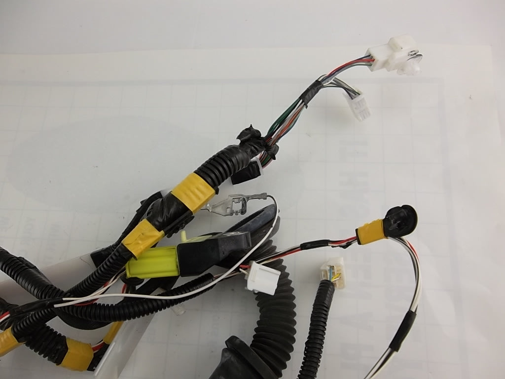 2011-2014 Toyota Sienna Front Door Wire Harness Passenger 82151-08111