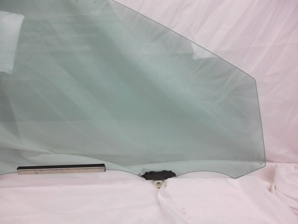 2013-2018 Toyota RAV4 Front Window Glass Passenger 68101-0R030