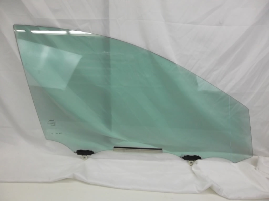 2013-2018 Toyota RAV4 Front Window Glass Passenger 68101-0R030