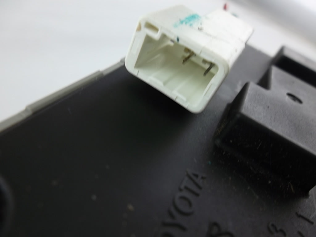 2011-2014 Toyota Sienna Rear Climate Temperature Control 55900-08120