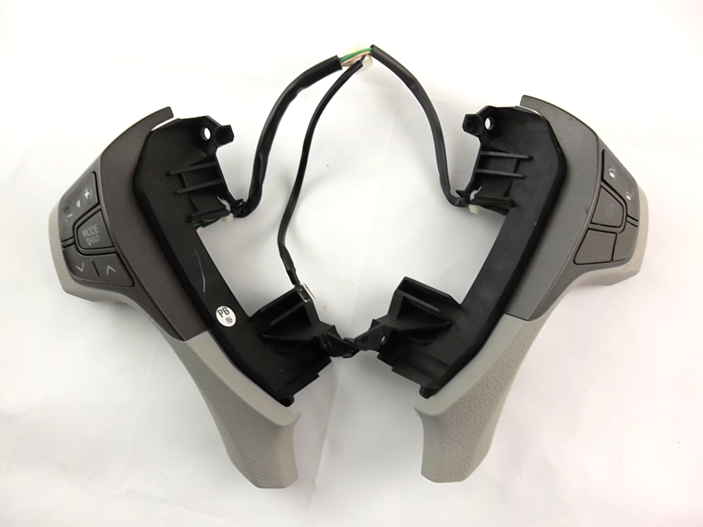 2011- 2014 Toyota Sienna Steering Audio Cruise Control Switch Assembly 84250-08050