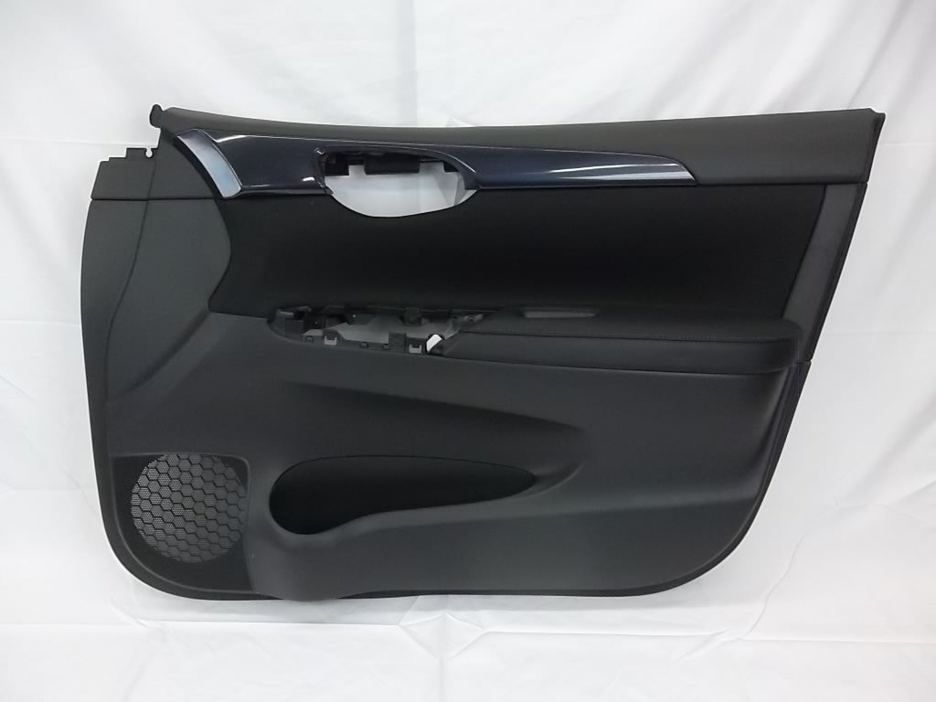 2015-2019 Nissan Sentra Front Door Trim Panel Passenger 80900-4AF5A