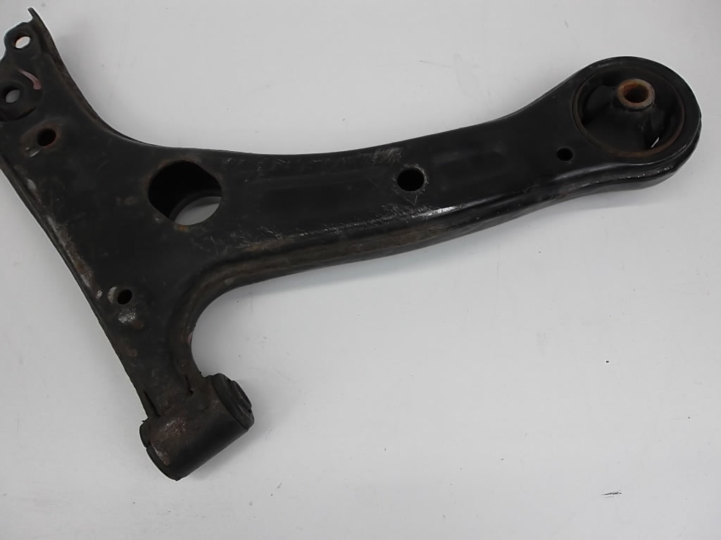 2014-2019 Toyota Corolla Front Lower Control Arm Driver 48069-02300