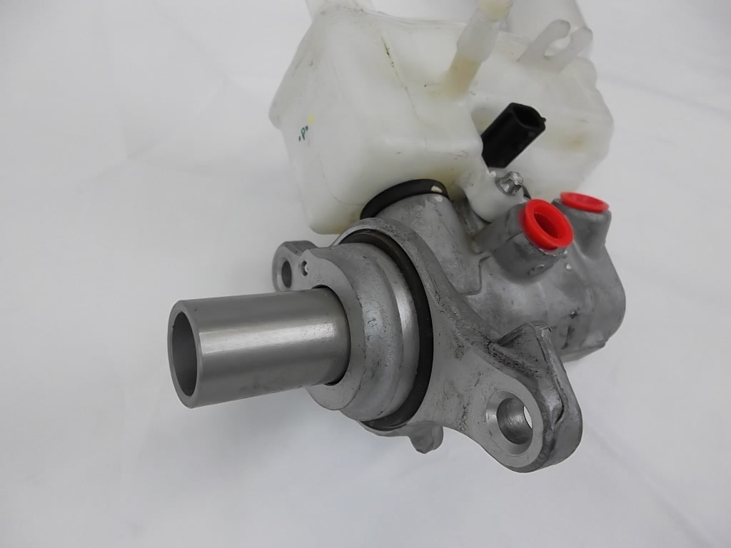 2013-2019 Nissan Sentra SR Master Cylinder 46010-3SG0B