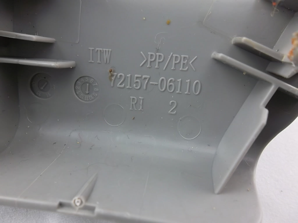 2012 2017 Toyota Camry Seat Track End Cover 72157-06110