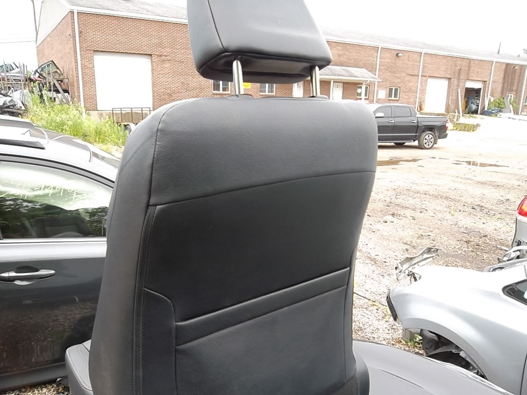 2013-2018 Toyota RAV4  Front Seat Passenger EA20 71600-0R020