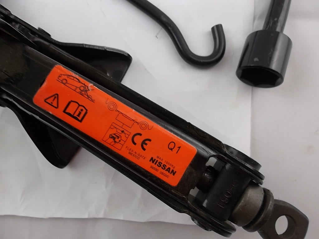 2013-2019 Nissan Sentra Tire Jack With Tools 99550-3SG0C