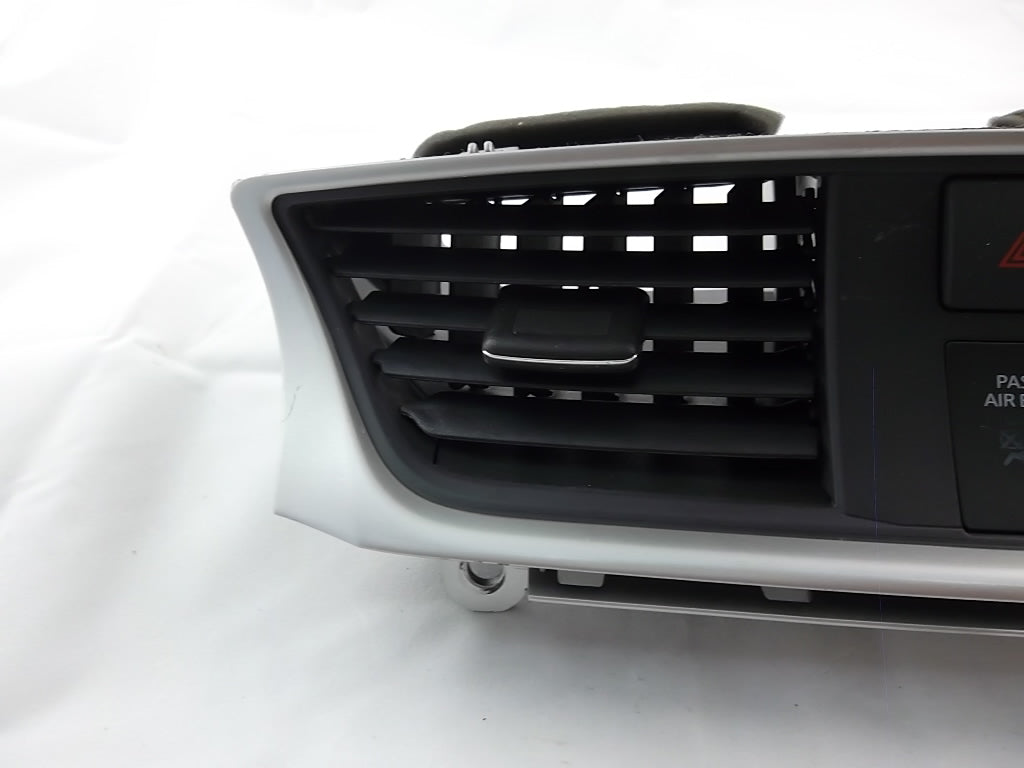 2013-2015 Nissan Sentra Dash Air Vent  68750-3SG1A