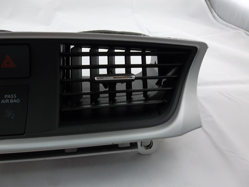 2013-2015 Nissan Sentra Dash Air Vent  68750-3SG1A
