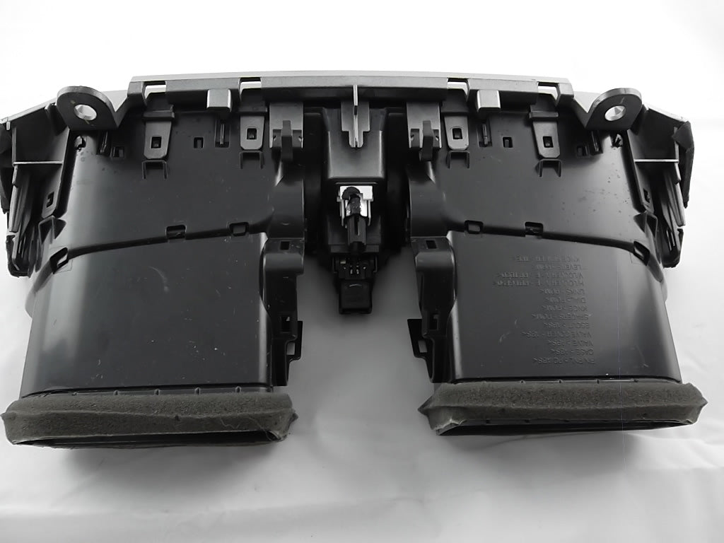 2013-2015 Nissan Sentra Dash Air Vent  68750-3SG1A