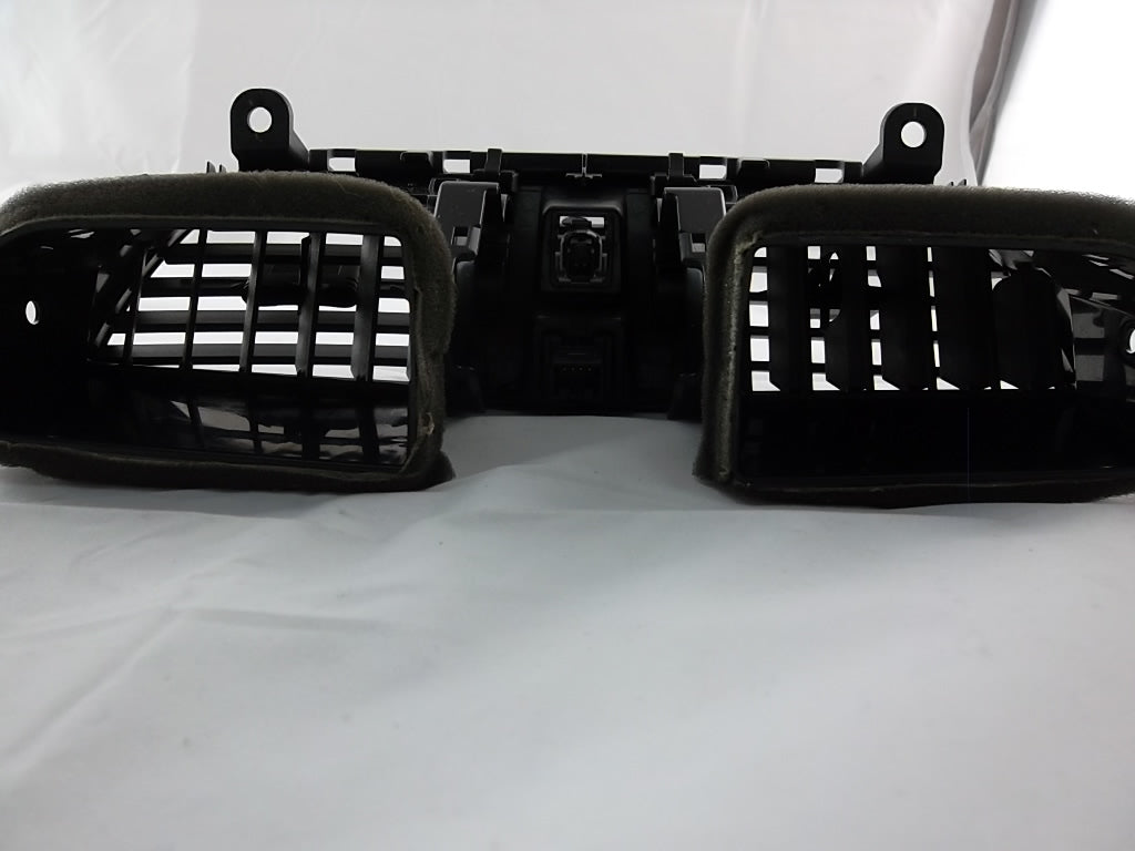 2013-2015 Nissan Sentra Dash Air Vent  68750-3SG1A