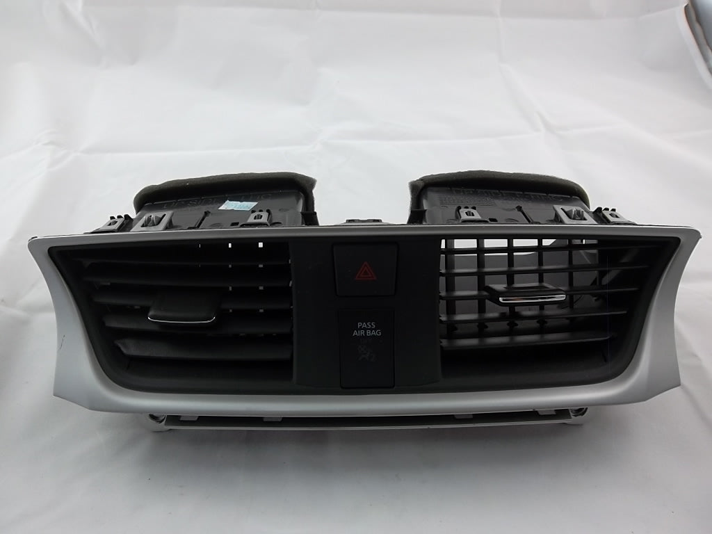 2013-2015 Nissan Sentra Dash Air Vent  68750-3SG1A